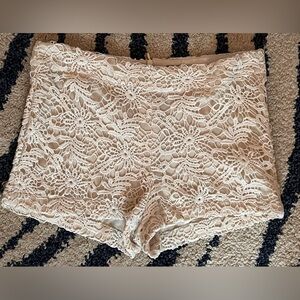 Monteau Cream Lace Shorts
